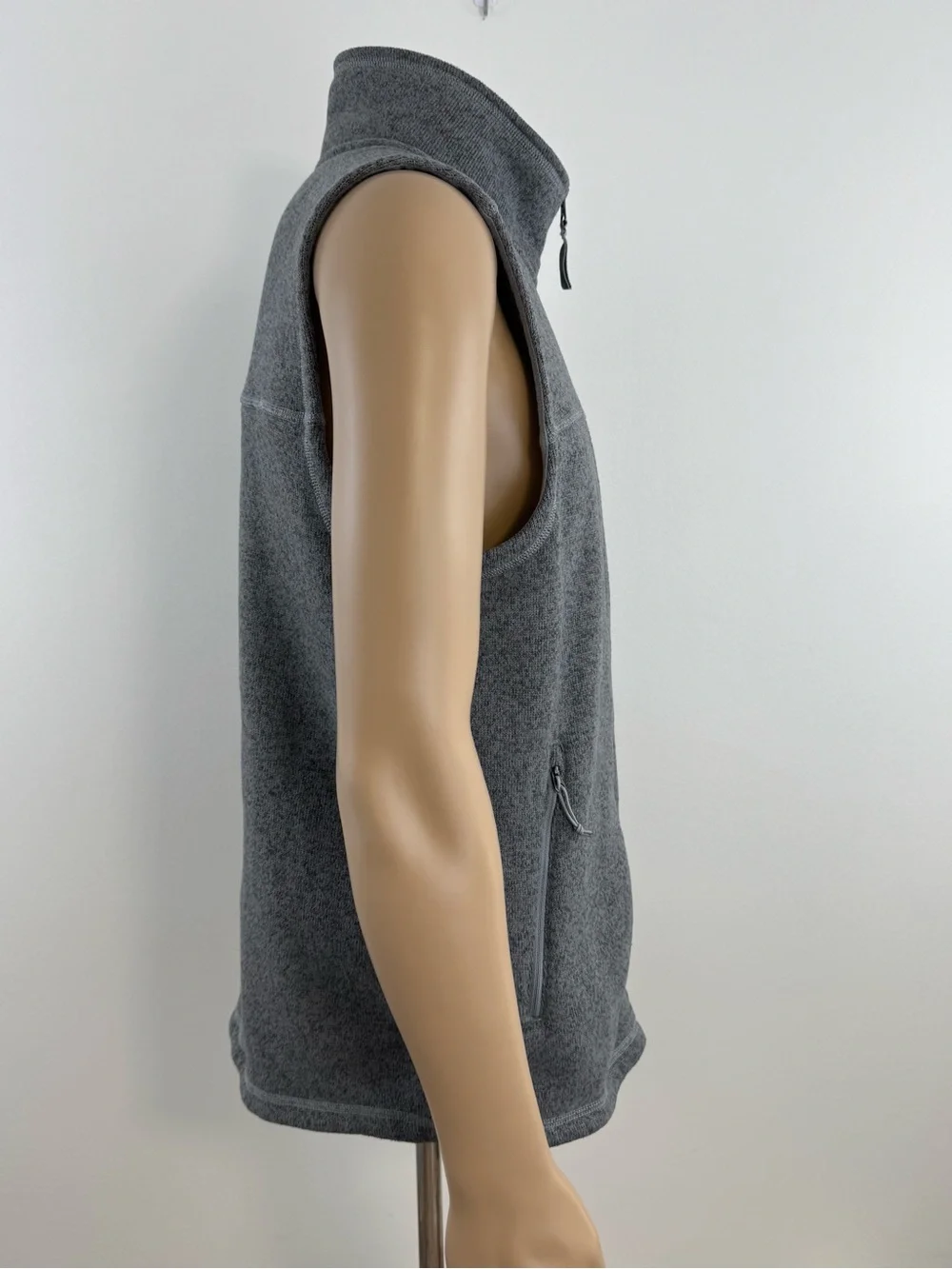 The North Face Men’s Gray Fleece Vest with Zip Pockets, Size Medium